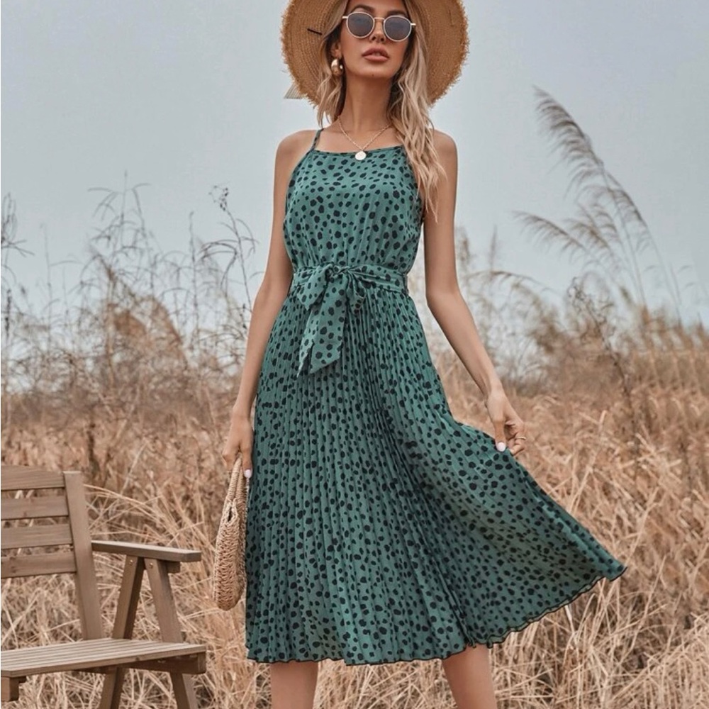 All Over Print Pleated Hem Cami Dress With Belt